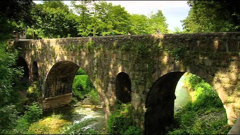 Rutas en Bicicleta F&aacute;ciles en Castellfollit de la Roca